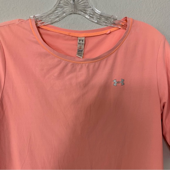 Women's Under Armour Heat Gear Workout Top size Medium Gym Crossfit Yoga Pilates - Picture 2 of 8